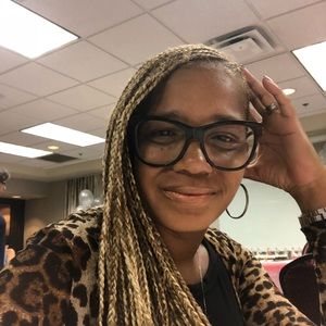 Meet your Posher, Valerie